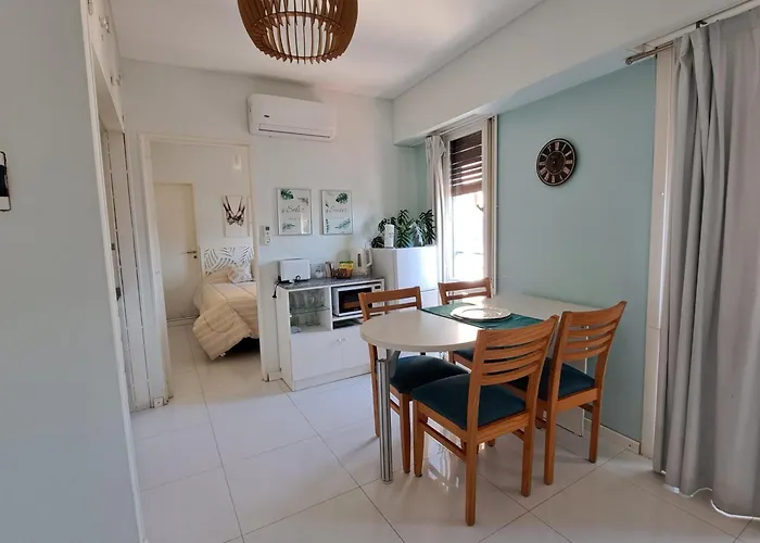 SELIZ SUITES LUMINOSO, CON COCHERA y DESAYUNO OPCIONAL EN CERCANÍA